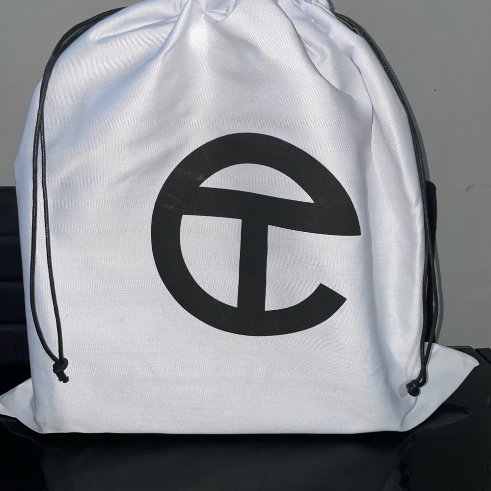 Moose Knuckle X Telfar Puffer Bag - Picture 7 of 11